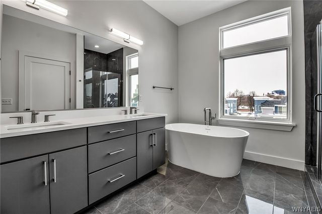 244 Lakefront Boulevard, Buffalo, NY 14202