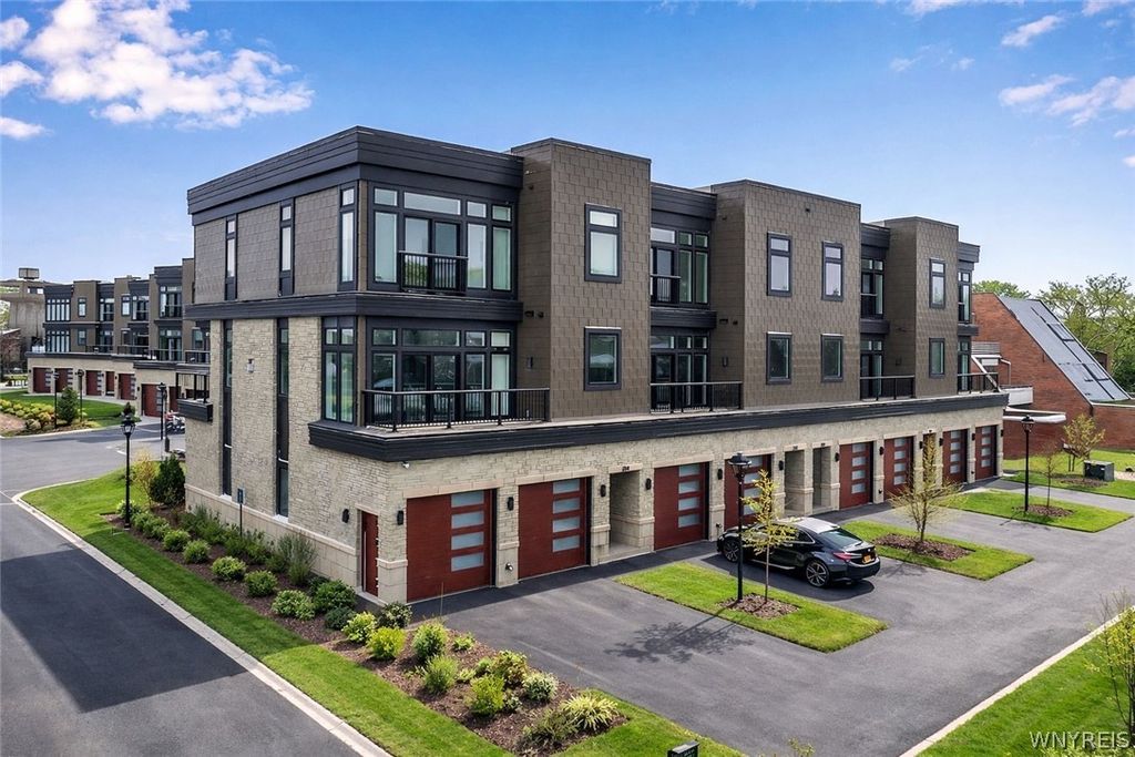 244 Lakefront Boulevard, Buffalo, NY 14202