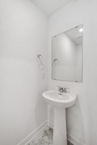 5227 Long Pointe Pass, Woodbury, MN 55129