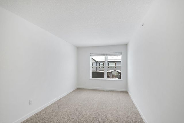 5227 Long Pointe Pass, Woodbury, MN 55129