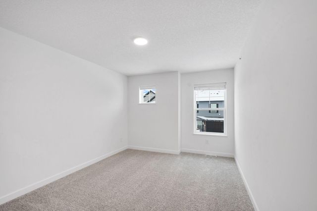 5227 Long Pointe Pass, Woodbury, MN 55129