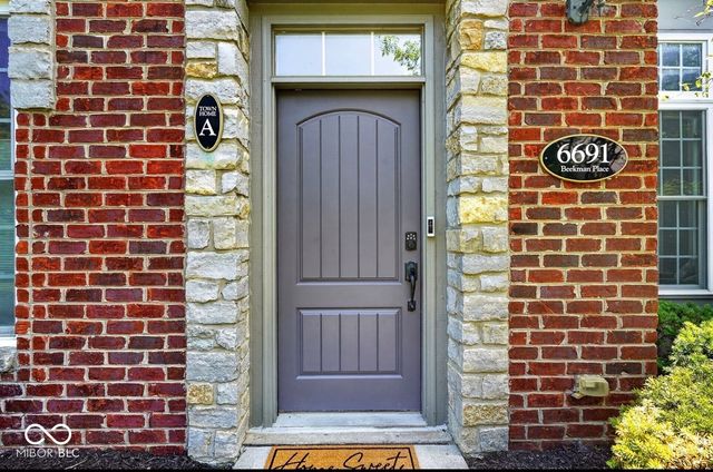 6691 Beekman Place Townhome A, Zionsville, IN 46077