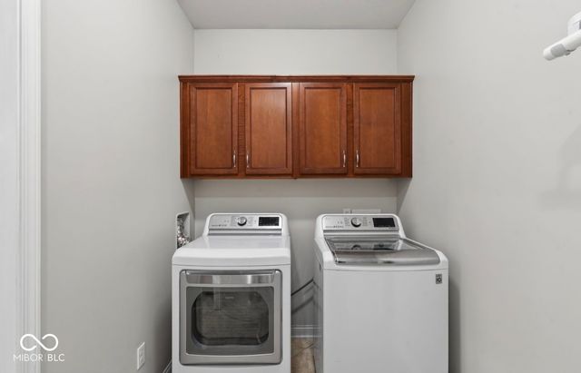 6691 Beekman Place Townhome A, Zionsville, IN 46077