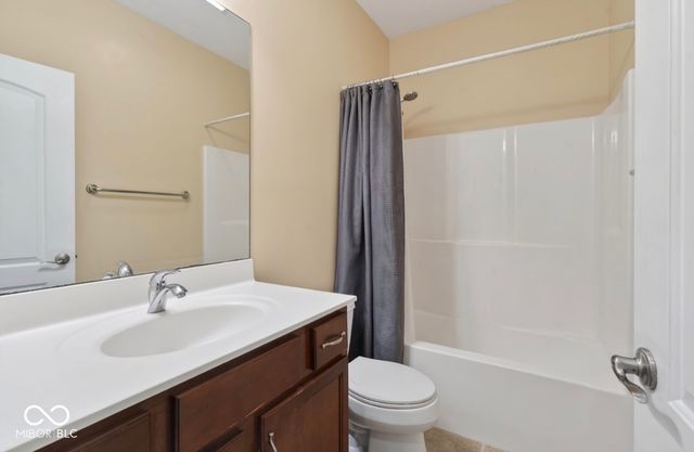 6691 Beekman Place Townhome A, Zionsville, IN 46077
