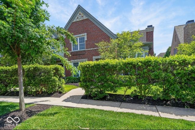 6691 Beekman Place Townhome A, Zionsville, IN 46077