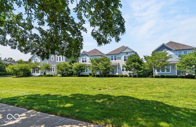 6691 Beekman Place Townhome A, Zionsville, IN 46077