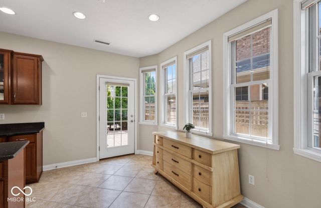 6691 Beekman Place Townhome A, Zionsville, IN 46077