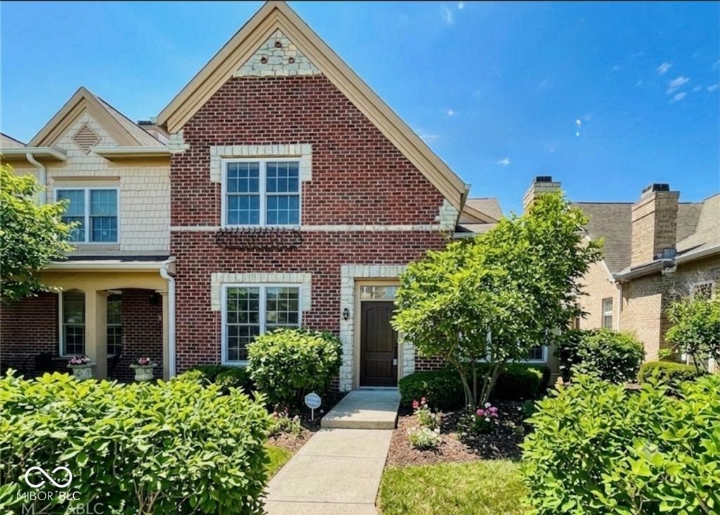 6691 Beekman Place Townhome A, Zionsville, IN 46077