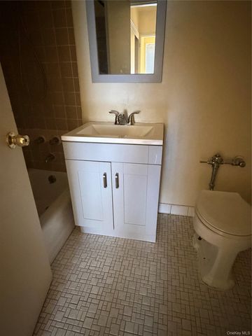 8410 153rd Avenue 3F, Howard Beach, NY 11414