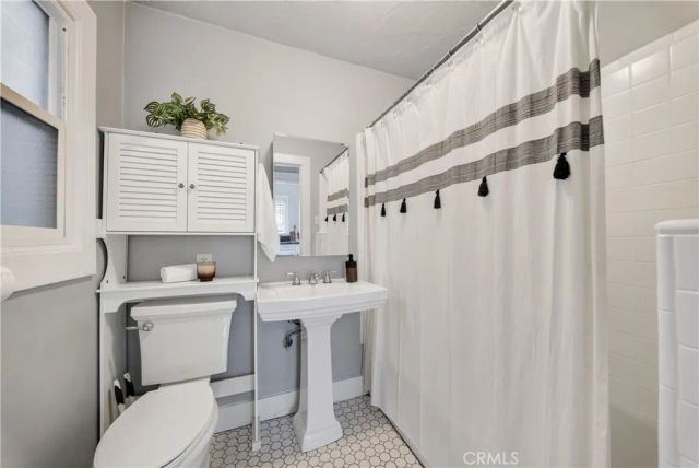 1546 Rosalia Road, Los Angeles, CA 90027