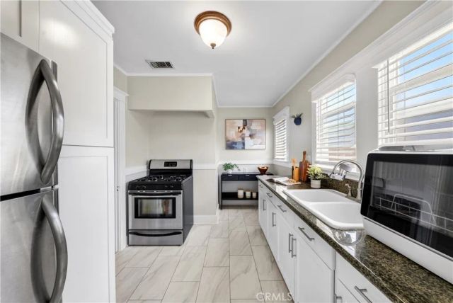 1546 Rosalia Road, Los Angeles, CA 90027