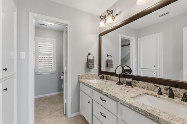 2 Villas Ways Drive, Conroe, TX 77356