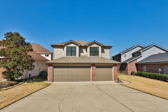 2 Villas Ways Drive, Conroe, TX 77356