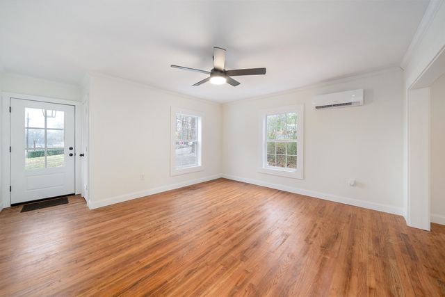 255 WOODLAWN PL, Selmer, TN 38375