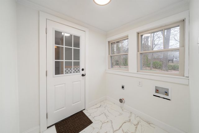 255 WOODLAWN PL, Selmer, TN 38375