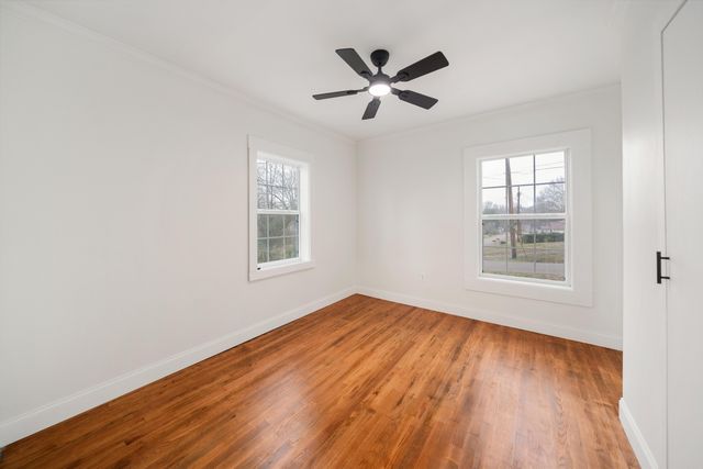 255 WOODLAWN PL, Selmer, TN 38375