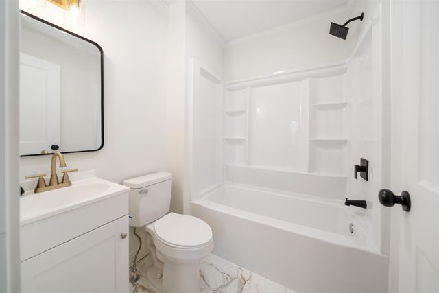 255 WOODLAWN PL, Selmer, TN 38375