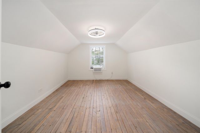 255 WOODLAWN PL, Selmer, TN 38375