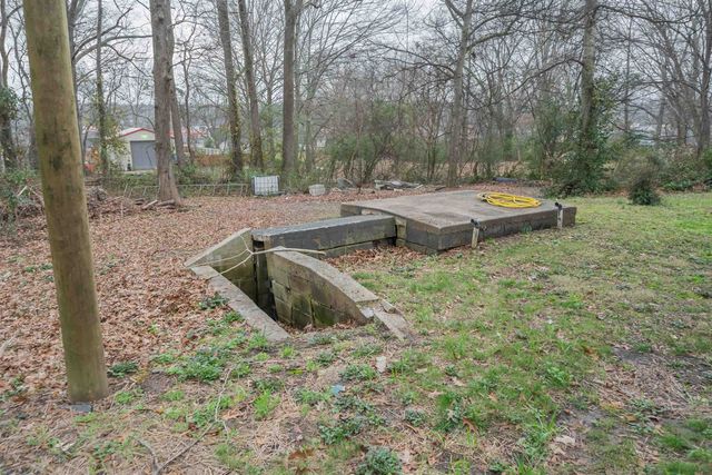 255 WOODLAWN PL, Selmer, TN 38375