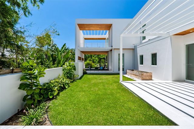1355 ROBERTS BAY LANE, Sarasota, FL 34242