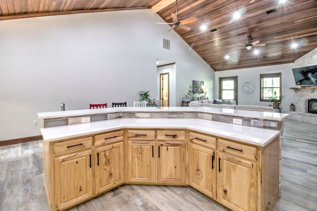 1024 Jordan Creek Road, Collinsville, TX 76233