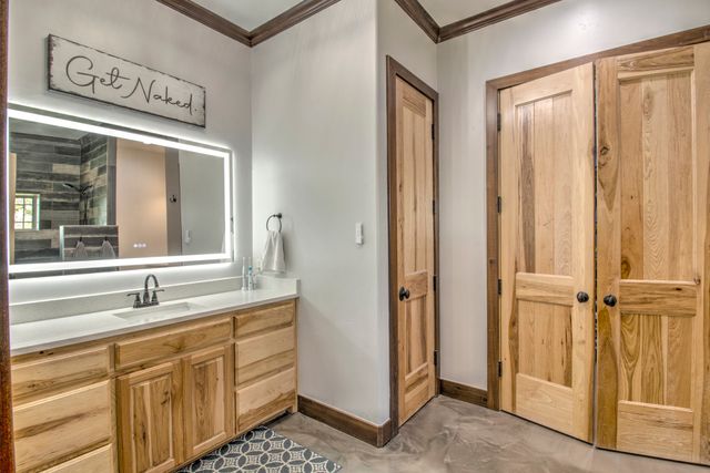 1024 Jordan Creek Road, Collinsville, TX 76233