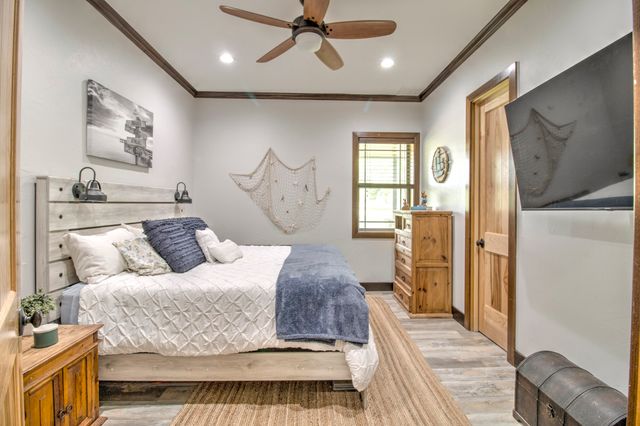 1024 Jordan Creek Road, Collinsville, TX 76233