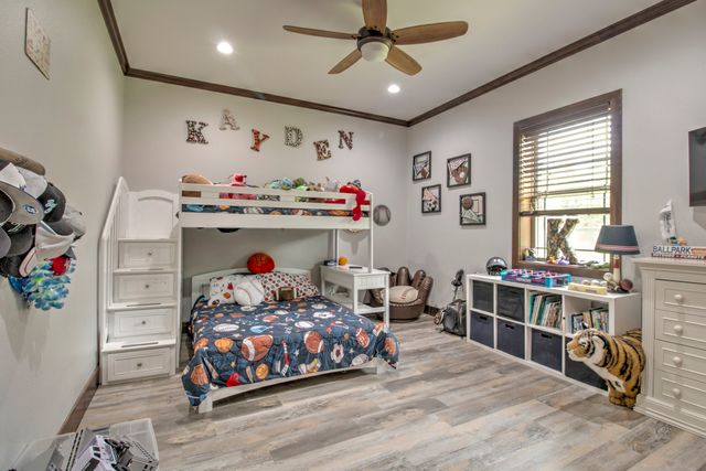 1024 Jordan Creek Road, Collinsville, TX 76233