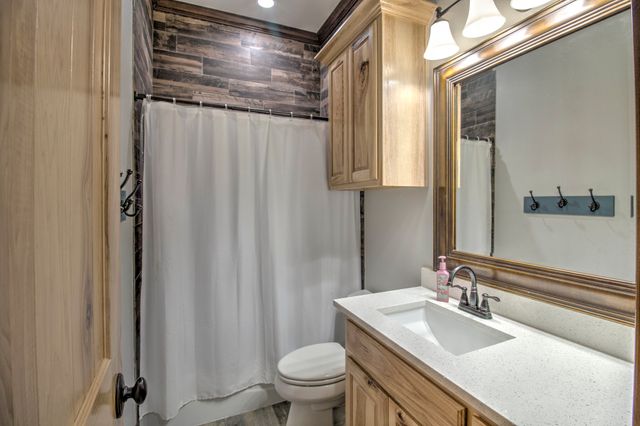 1024 Jordan Creek Road, Collinsville, TX 76233