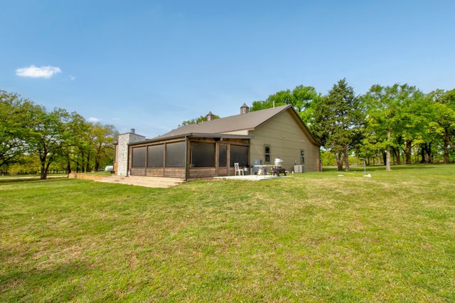 1024 Jordan Creek Road, Collinsville, TX 76233
