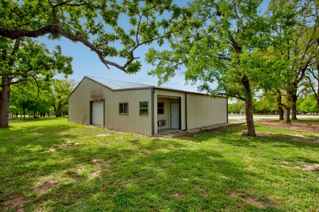 1024 Jordan Creek Road, Collinsville, TX 76233
