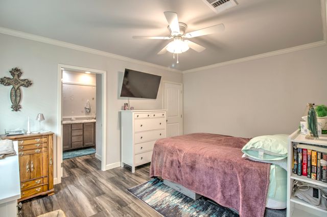 1024 Jordan Creek Road, Collinsville, TX 76233