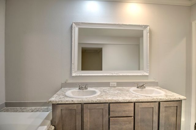 1024 Jordan Creek Road, Collinsville, TX 76233
