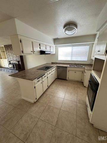 3508 McCourry Street, Bakersfield, CA 93304