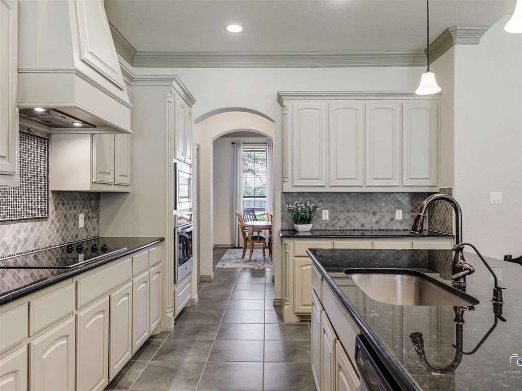 101 Sandlin Court, Springtown, TX 76082 — photo 4