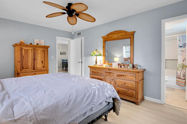 31 Abbey Lane 101, Delray Beach, FL 33446