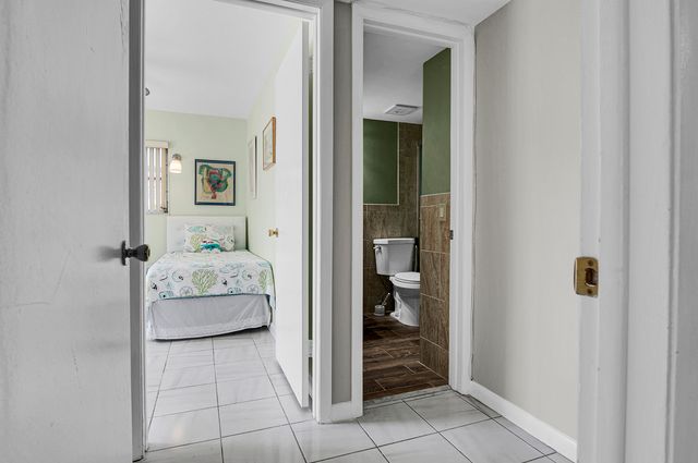 31 Abbey Lane 101, Delray Beach, FL 33446