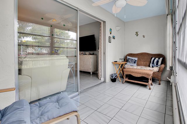 31 Abbey Lane 101, Delray Beach, FL 33446