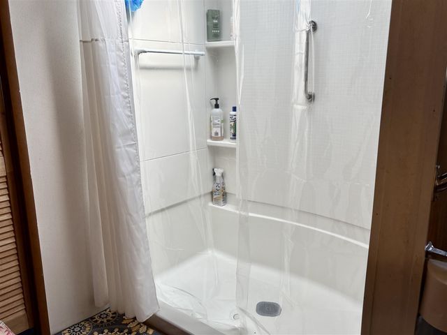 7920 E Lake Road, Twin Lake, MI 49457