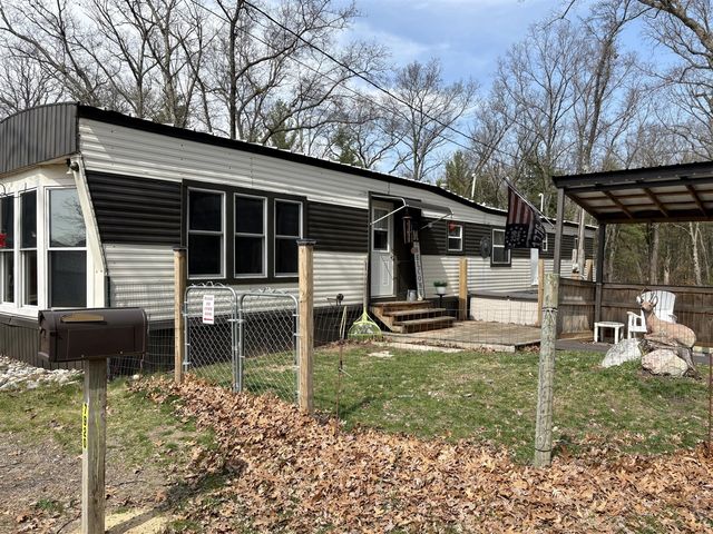 7920 E Lake Road, Twin Lake, MI 49457