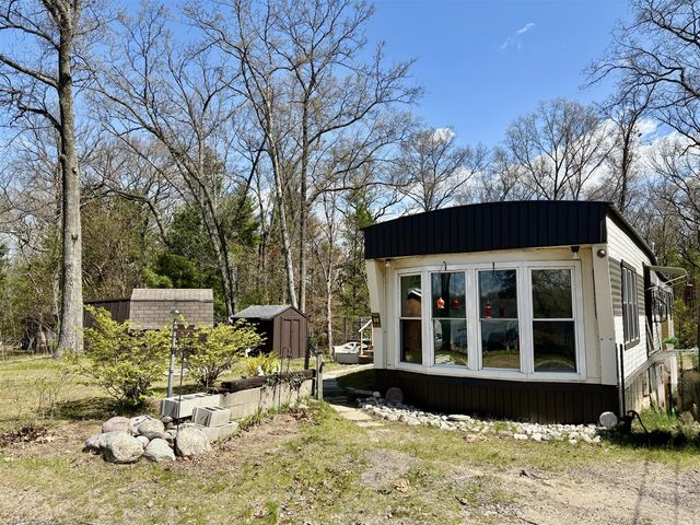 7920 E Lake Road, Twin Lake, MI 49457