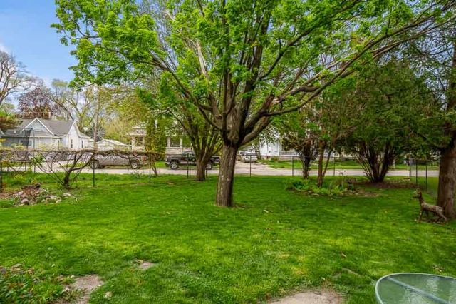 541 Roscoe Avenue, South Beloit, IL 61080