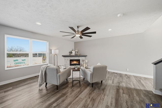 8910 Peregrine Road, Lincoln, NE 68505