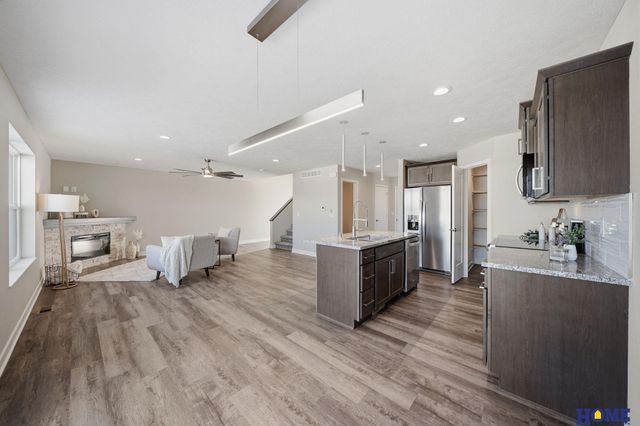 8910 Peregrine Road, Lincoln, NE 68505