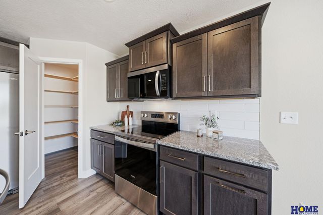 8910 Peregrine Road, Lincoln, NE 68505