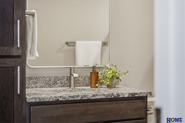 8910 Peregrine Road, Lincoln, NE 68505