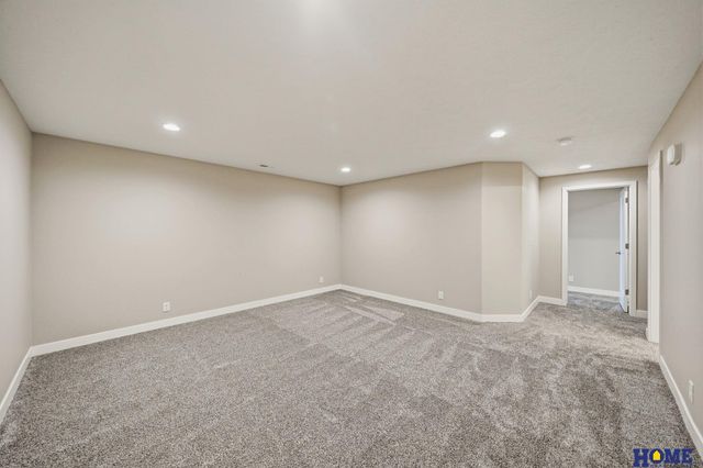 8910 Peregrine Road, Lincoln, NE 68505