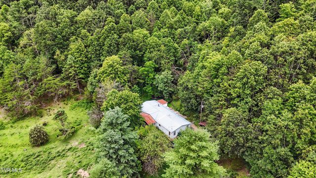 4916 Jasper Road, Duffield, VA 24244