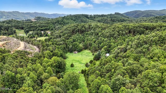 4916 Jasper Road, Duffield, VA 24244