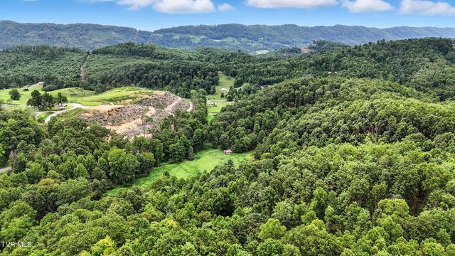 4916 Jasper Road, Duffield, VA 24244
